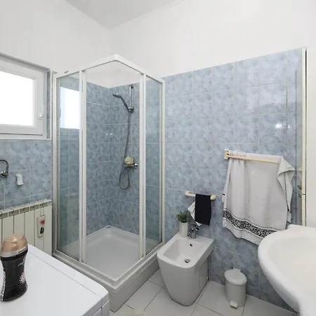 3 Bedroom Amazing In Appartement *