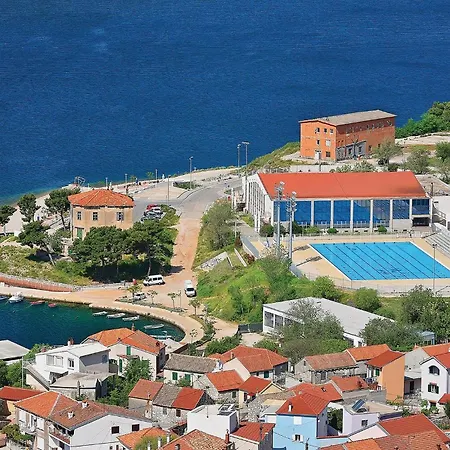 Apartment 3 Bedroom Amazing Apartment In Brodarica