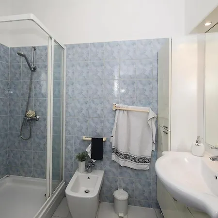 Apartment Apartment Obala Spanja Roka Cr Brodarica (Sibenik-Knin)