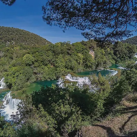 3 Bedroom Amazing Apartment In Brodarica Apartment *