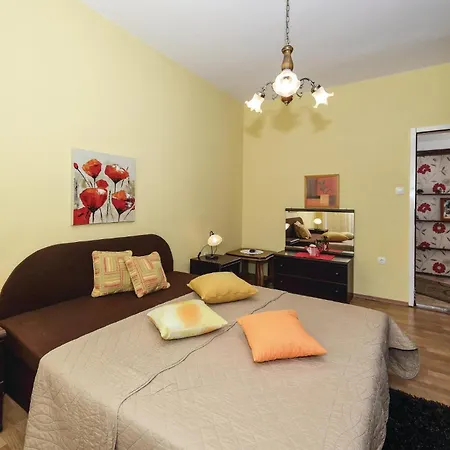 Apartment 3 Bedroom Amazing Apartment In Brodarica Brodarica (Sibenik-Knin)