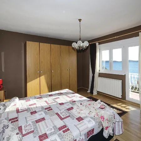 Apartment 3 Bedroom Amazing Apartment In Brodarica