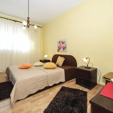 3 Bedroom Amazing Apartment In Brodarica Apartment Brodarica (Sibenik-Knin)