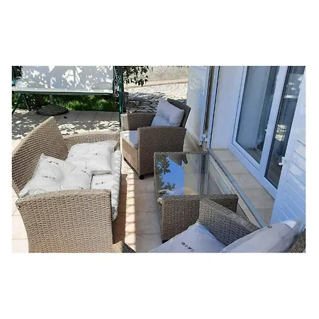 3 Bedroom Amazing Apartment In Brodarica *