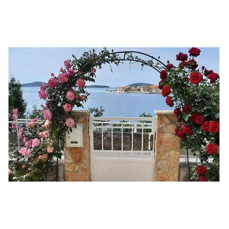 3 Bedroom Amazing Apartment In Brodarica Apartment Brodarica (Sibenik-Knin)